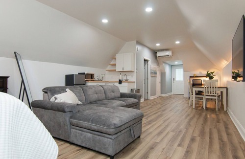 Northside House | Centrally-Located North Chattanooga Studio