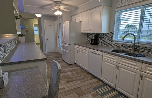 Caloosahatchee House | Centrally Located! Pool, Sunsets, Dock, Lift and Direct Gulf Access!