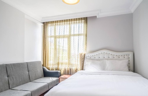 Bakırkoy Apartment | Centrally Located Spacious Modern Flat in Bakirkoy