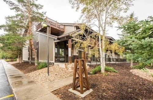 North Park City Condo | Centrally Located Studio Condo, minutes from Main St and Skiing!