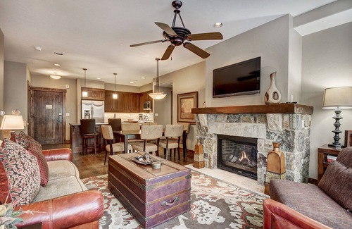 Breckenridge Condo | Centrally located ski chalet with shared hot tub and pool - right in downtown