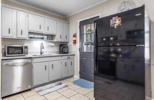 Ocean Springs House | Centrally Located Cute Pet friendly 3b/2b in Golf Cart district of Ocean Springs