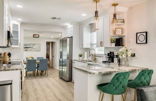 St. Petersburg - Clearwater House | Centrally located to dwtn ST. Pete & beach, 3/2 🏡