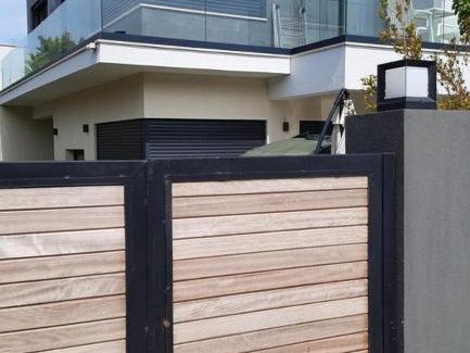 Cesme Villa | Centrally located villa with private pool 150m to the sea-Merkezi konumda denize 150m özel havuzlu villa