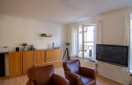Municipality of Hilversum Apartment | Centre Hilversum, 20 minutes train to Amsterdam