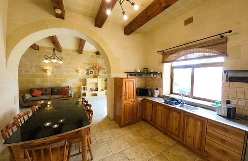 Kercem Apartment | Centre Island Holiday Home