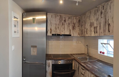 Platia Viktorias Apartment | Centre of Athens,close to Metro, Uni, full comfort studio