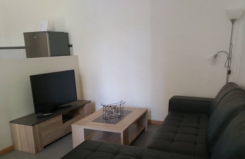 Millau Apartment | Centre ville Millau - Wifi, Parking gratuit - proche des commerces