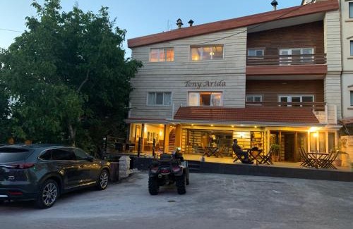 Al Arz Ski Chalet | CentreToni Arida
