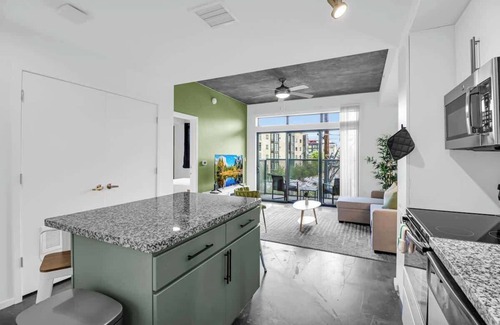 Evans Churchill Apartment | Centric 1BR In HEART of DTPHX Free Parking + Pool