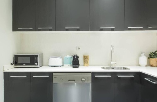 El Raval Apartment | Centric 4bedroom with terrace in Las Ramblas