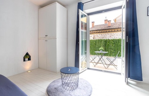 Pavia Apartment | CENTRO STORICO Wi-Fi, Netflix e Terrazzo