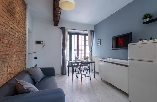 Pavia Apartment | CENTRO STORICO Wi-Fi, Netflix e Terrazzo