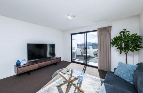 Griffith Apartment | Century 23 Griffith