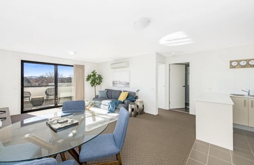 Griffith Apartment | Century 23 Griffith