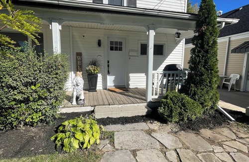 Niagara Falls Apartment | Century Home Apt 1BR - Niagara Falls