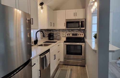 Innovation District Apartment | Century House - Walkable to the University of Florida, Includes Parking