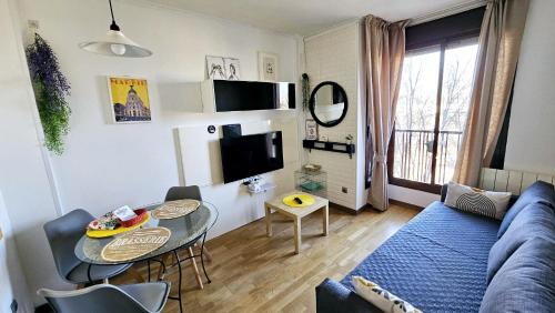 Rejas Apartment | Cerca Airport, Riyadh Air, Ifema, Eisenhower, WIFI, 4 personas
