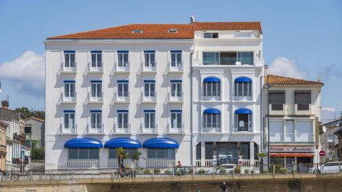 Pontaillac Hotel | CERISE Royan - Le Grand Hôtel de la Plage