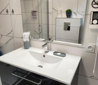 Sarralbe Apartment | Cerises Love- Love room- Balnéo