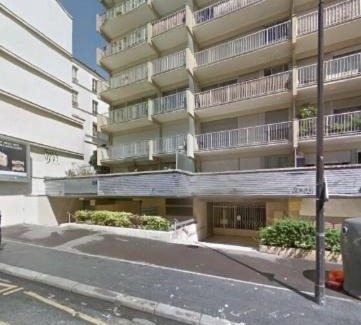 Quartier de la Folie-Mericourt Apartment | Cerjaac
