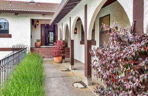 Petaluma House | Cerro Pampa Hacienda Property *Spacious Ranch Home with a Pool