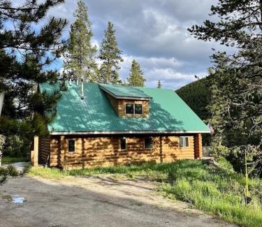 Gallatin Gateway House | Cerul Mare Cabin