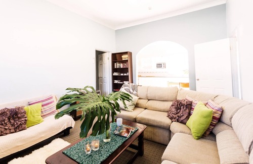 Cessnock Cottage | Cessnock Cottage near Hunter Valley Vineyards - FREE Wifi - Pet Friendly - Wineries - Concerts - HV Gardens and Zoo