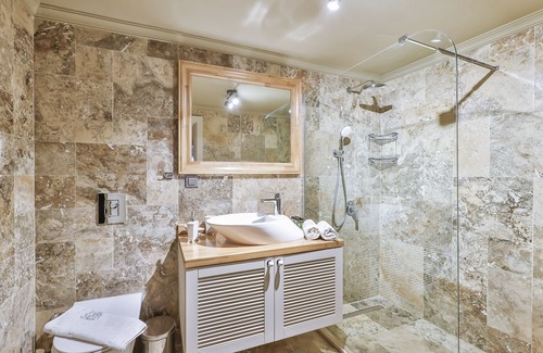 Yesilyurt Koyu Hotel | Cetmihan Hotel