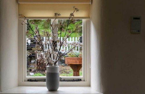 Bethesda Cottage | Ceunant Bach - One Bedroom Cottage, Sleeps 2