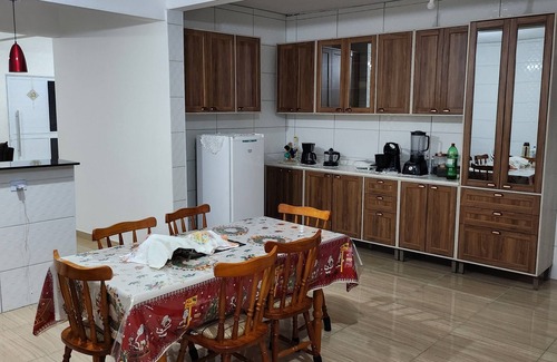 Mairinque House | Chácara Doce Morada em Mairinque, com Piscina, Churrasqueira e pet Friendly