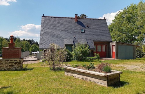 Marcoles Ski Chalet | Châlets du Puy des Fourches in Marcolès