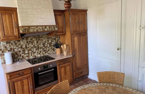 Saint-Magne-de-Castillon House | Château Roseyrol near Saint-Emilion