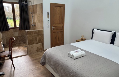 Saint-Sulpice-et-Cameyrac Hotel | Château Chatillon