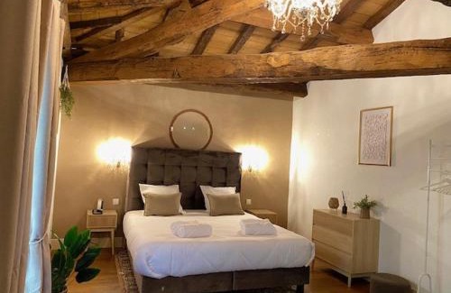 Camiac-et-Saint-Denis Hotel | Château Camiac