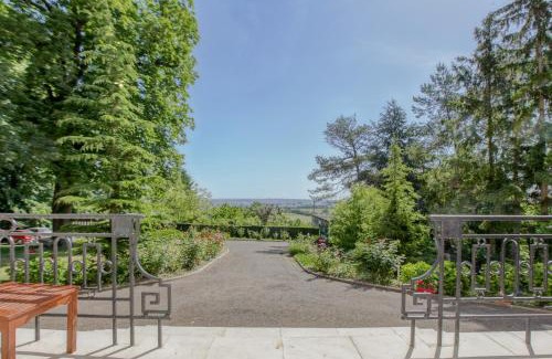 Avesnes-en-Bray House | Château d'Avesnes - Le Castelet