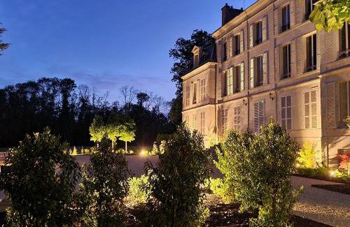 La Chapelle-Saint-Mesmin Hotel | Château du Rollin Orléans - La Chapelle St Mesmin
