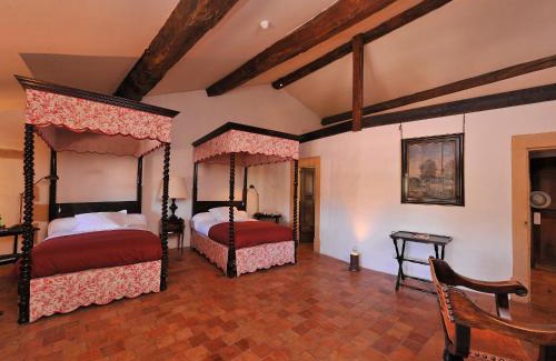 Beaujolais Pierres Dorees Hotel | Château de Bagnols