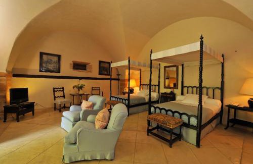 Beaujolais Pierres Dorees Hotel | Château de Bagnols