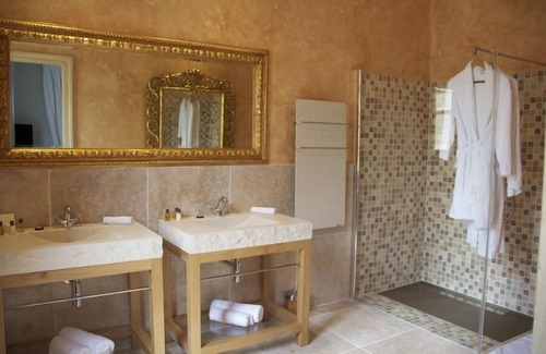 Lurcy-Levis Hotel | Château de Beguin