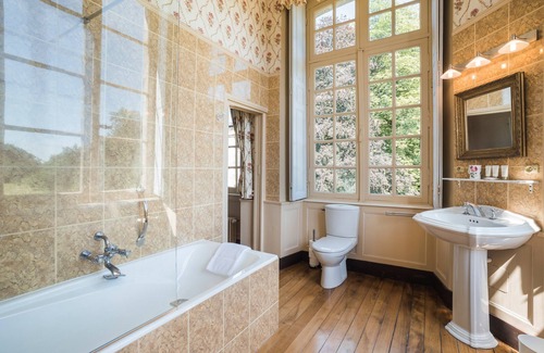 Vergoncey Bed & Breakfast | Château de Boucéel