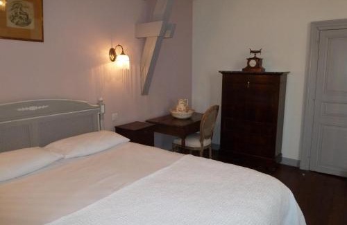 Saint-Menoux Bed & Breakfast | Château de Clusors