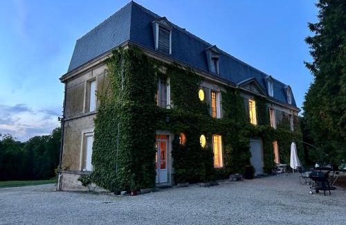 Coulommes-la-Montagne Bed & Breakfast | Château de Belleaucourt
