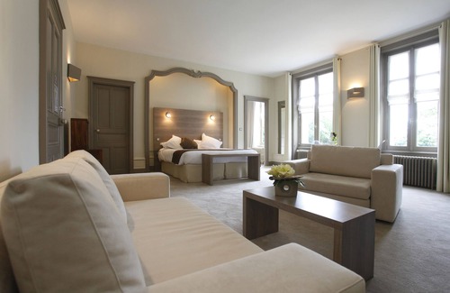 Saint-Laurent-sur-Sevre Hotel | Château de la Barbinière
