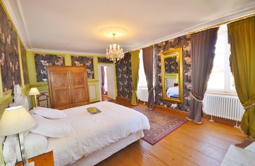 Stotzheim Bed & Breakfast | Château de Grunstein