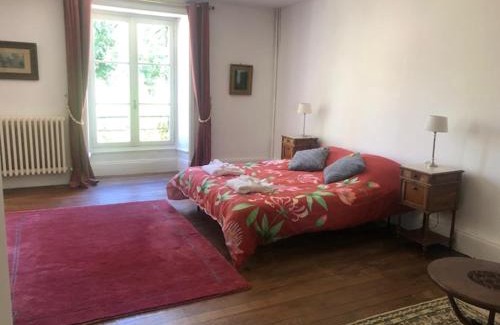 Celle-Levescault Bed & Breakfast | Château de La Grange