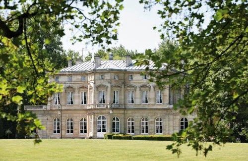 Cambrai Hotel | Château De La Motte Fenelon