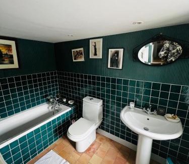 Allonnes Bed & Breakfast | Château de la Thibaudière Bois Savary - Chambre familiale du Roi