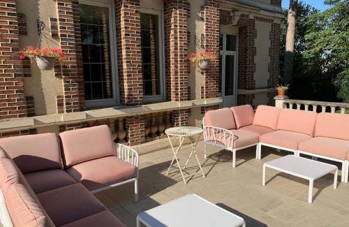 Ligny-le-Chatel Bed & Breakfast | Château de Ligny