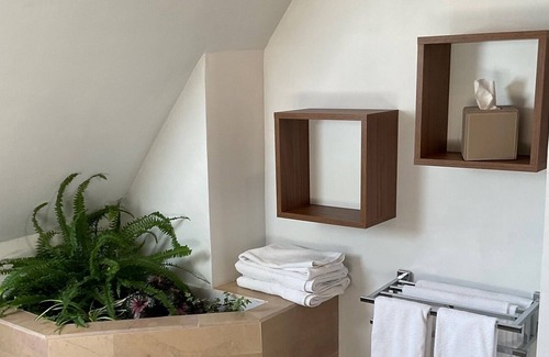 Auxey-Duresses Bed & Breakfast | Château de Melin B&B